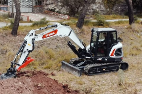 Présentation de la pelle compacte E88 série R2 Bobcat