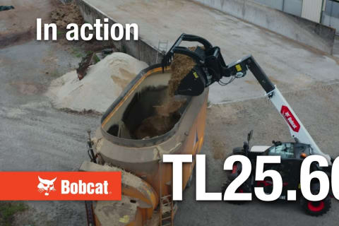 TL25.60 Agri Bobcat in azione