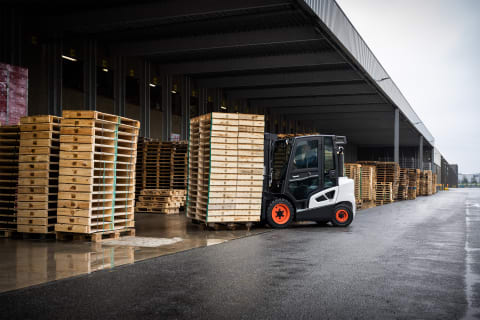 Bobcat D30S-9 Forklift Moving Pallets in the Rain