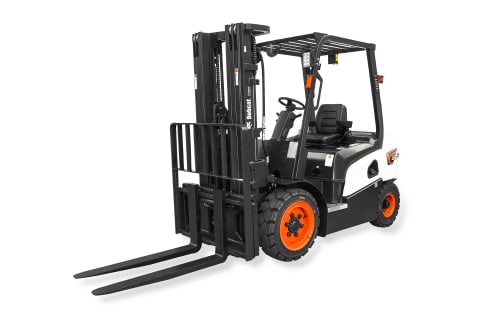 A studio image of the frontal view of the Bobcat D30NXP Diesel Forklift