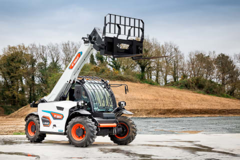 TL25.60e electric telehandler