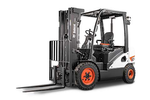 A studio image of the frontal view of the Bobcat D25S-7 Diesel Forklift.