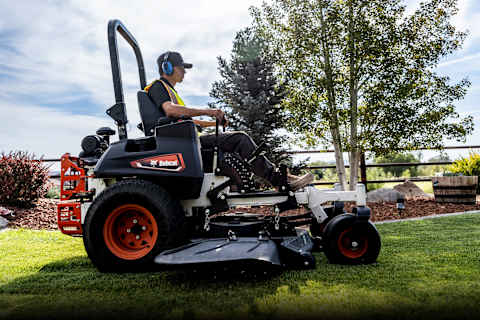 Vídeo de capacitación sobre seguridad gratuito sobre la cortadora de giro cero Bobcat