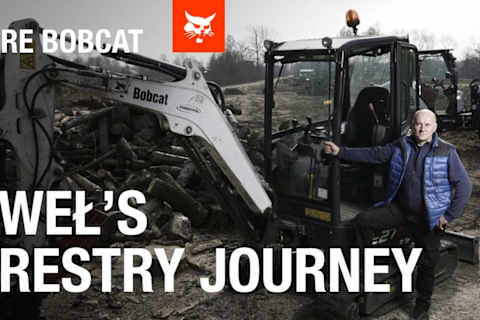 Bekijk hoe professionals in de bosbouw zwaar terrein betreden met Bobcat-machines