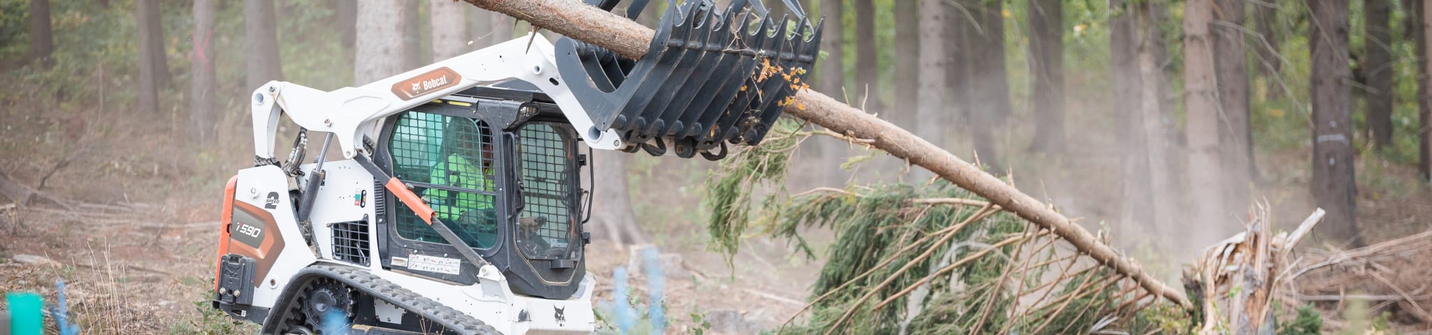 T590 Compact Track Loader