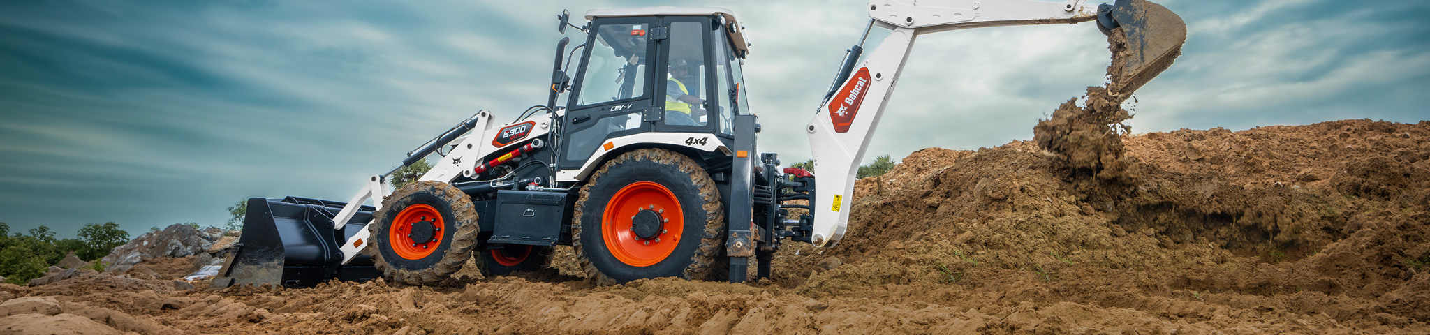 B900 Backhoe Loader