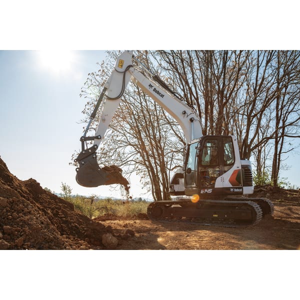 5 Benefits of a Large Excavator Rental Bobcat Company