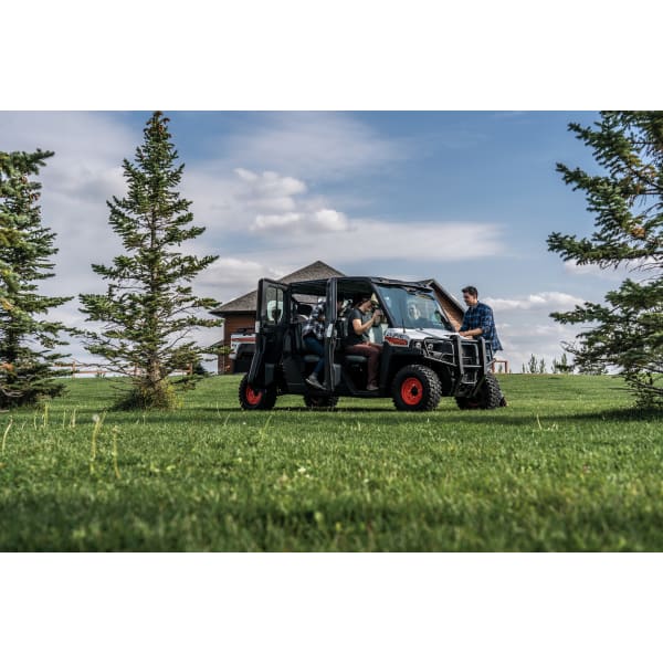 Veículo utilitário a diesel UV34XL – Doosan Bobcat Brasil