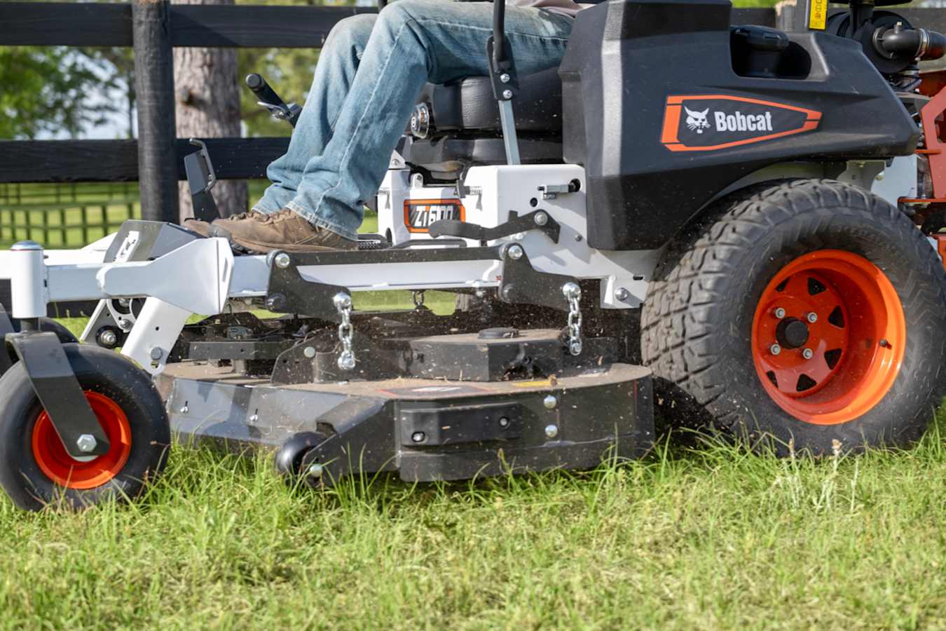 Bobcat ZT6100 Zero-Turn Mower, photo 4 of 9