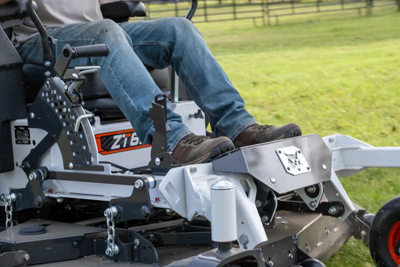 Bobcat ZT6100 Zero-Turn Mower, photo 8 of 9