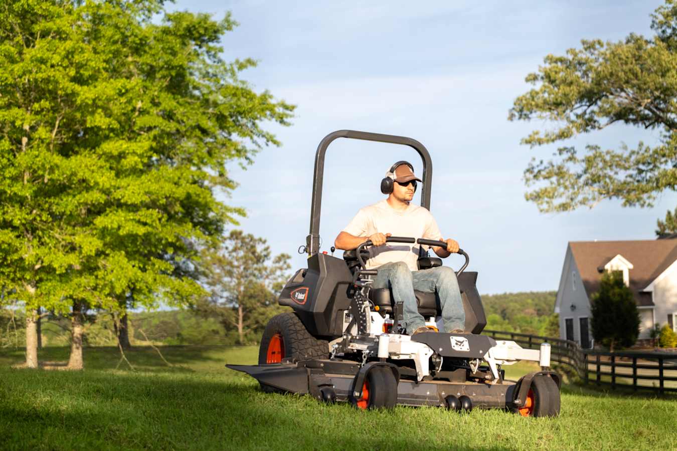 Bobcat ZT6100 Zero-Turn Mower, photo 2 of 9