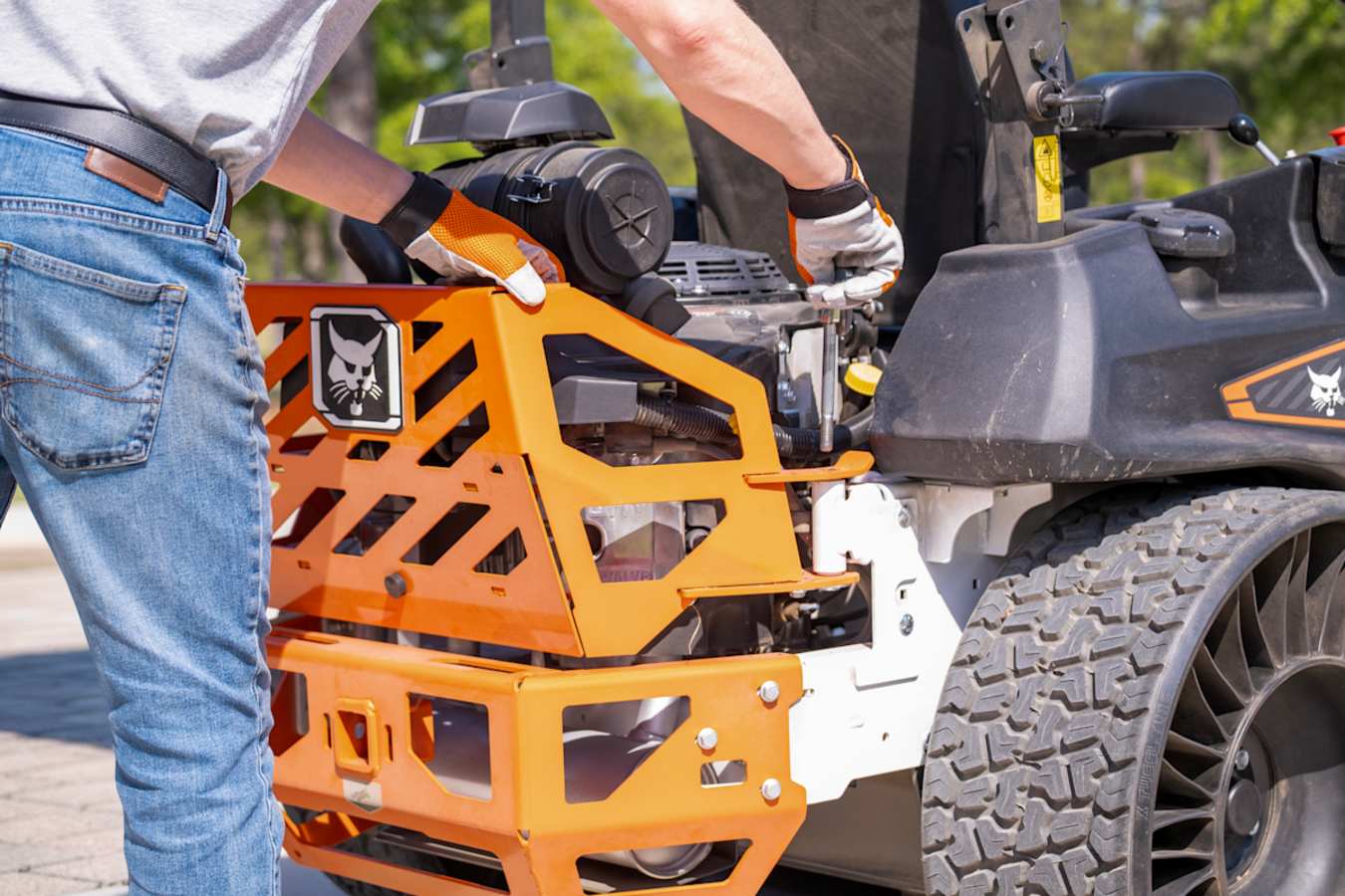 Bobcat ZT7000 Zero-Turn Mower, photo 7 of 8