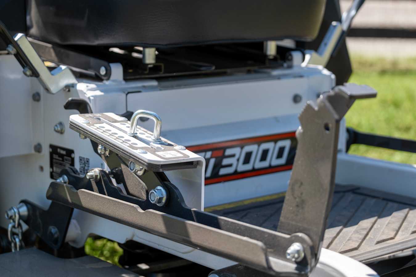 Bobcat ZT3000 Zero-Turn Mower, photo 7 of 9