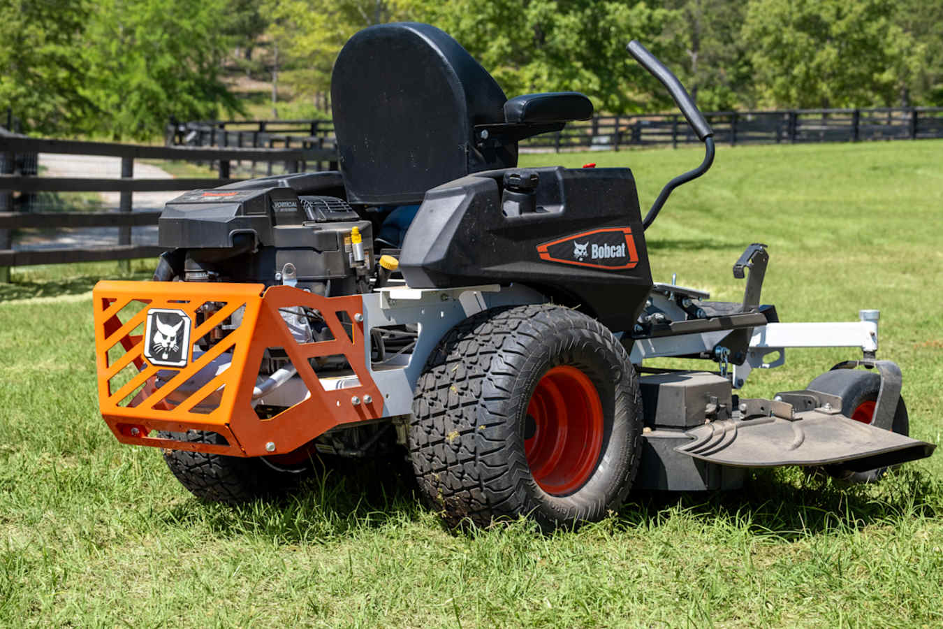 Bobcat ZT3000 Zero-Turn Mower, photo 2 of 9