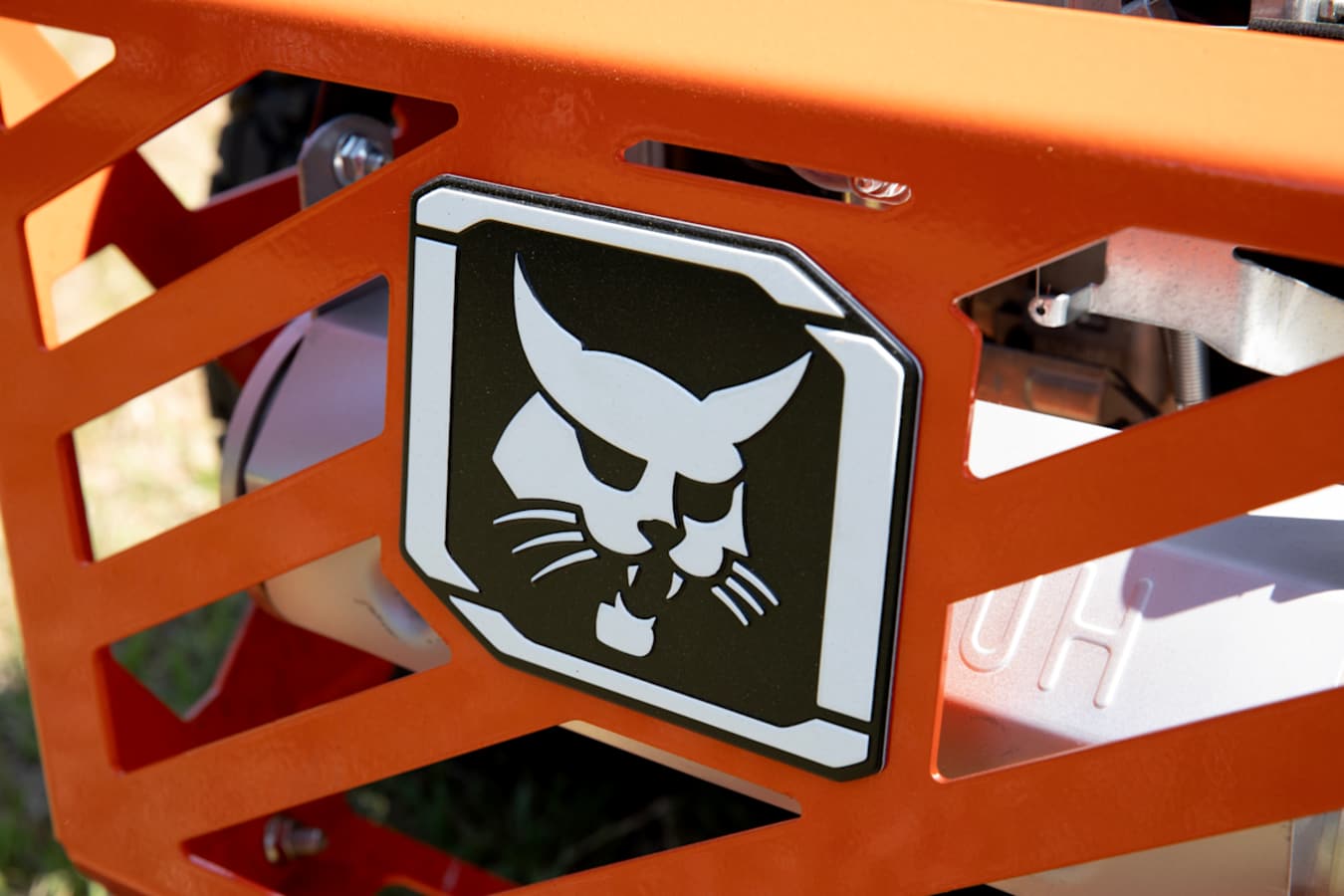 Bobcat ZT5000 Zero-Turn Mower, photo 9 of 9