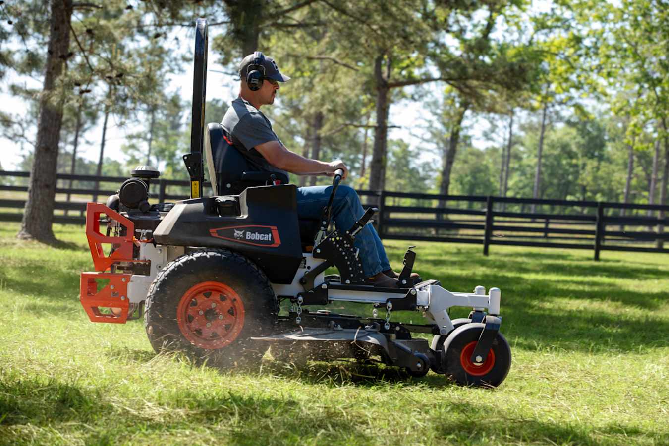 Bobcat ZT7000 Zero-Turn Mower, photo 5 of 8