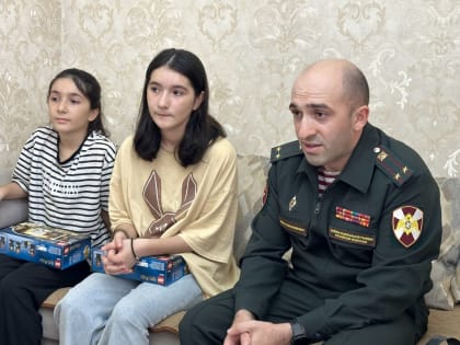 Депутат Госдумы Абдулхаким Гаджиев организовал посещение семей погибших военнослужащих