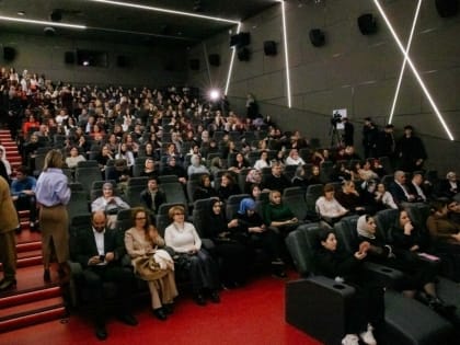 В кинотеатре «Октябрь» Махачкалы прошел показ документальный фильм о медицине будущего — состоялся полный аншлаг