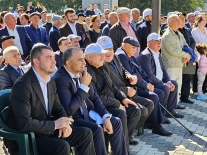 Глава Докузпаринского района посетил мероприятие в честь 80-летия Магарамкентского района