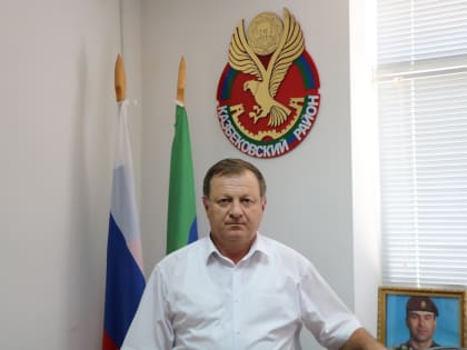 Председатель Собрания МР «Казбековский район» Гирисхан Гирисханов поблагодарил депутатов за активную поддержку фронту