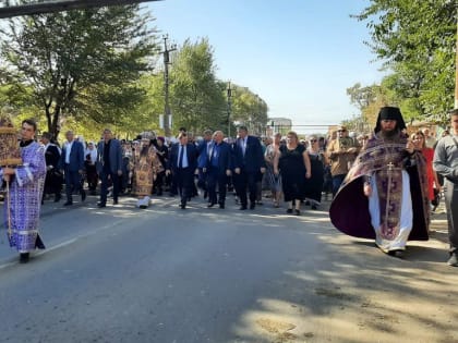 В Крестном ходе, прошедшем в Кизляре приняли участие хасавюртовские паломники