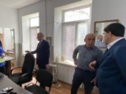Артур Исрапилов и Сулейман Рамазанов осмотрели новое здание Единой дежурно-диспетчерской службы в Новолакском районе