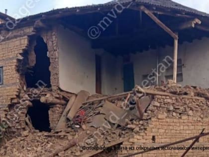 В Кайтагском районе на детей упала крыша заброшенного дома