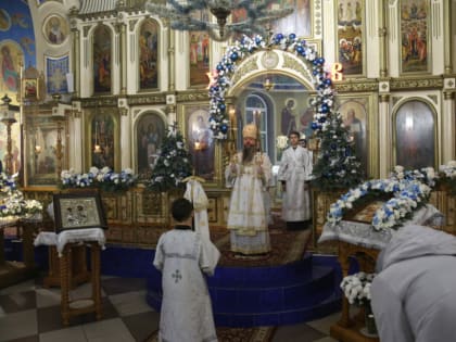 В праздник Рождества Христова архиепископ Варлаам возглавил Литургию в Свято-Успенском соборе Махачкалы