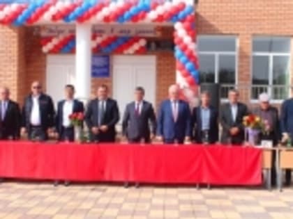 В селе Захит Хивского района открыли новую школу на 177 мест