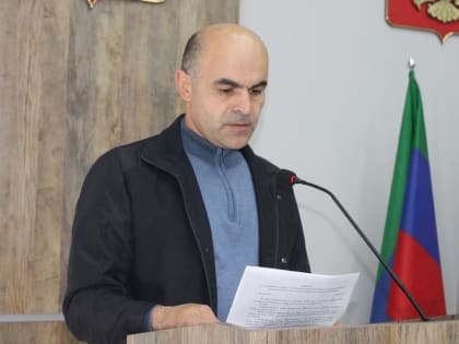 Меры оказания адресной помощи семьям участников СВО и организацию летнего досуга школьников обсудили в Сулейман-Стальском районе