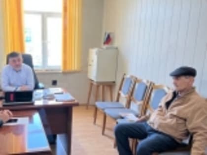 Замглавы Новолакского района по общественной безопасности обсудил со специалистами ВУС ход весенней призывной кампании