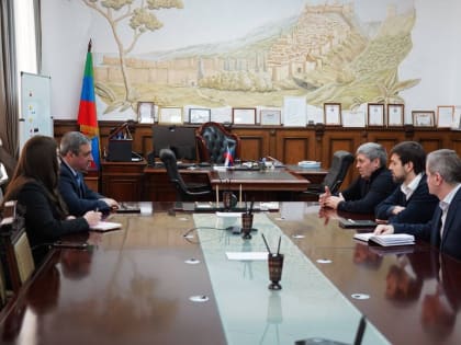 Глава Дербента встретился с представителем Дагестана в Азербайджане