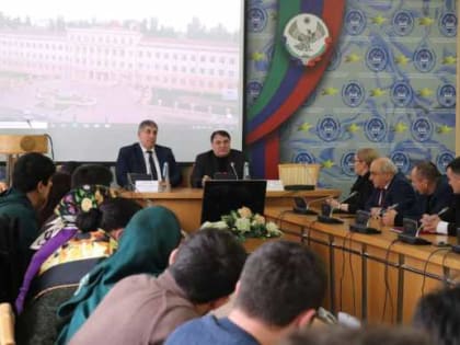 Депутат Госдумы Сайгидпаша Умаханов встретился со студентами ДГПУ