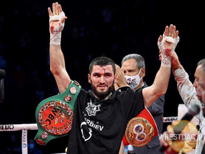 Глава Дагестана поздравил с защитой титулов  боксера Артура Бетербиева