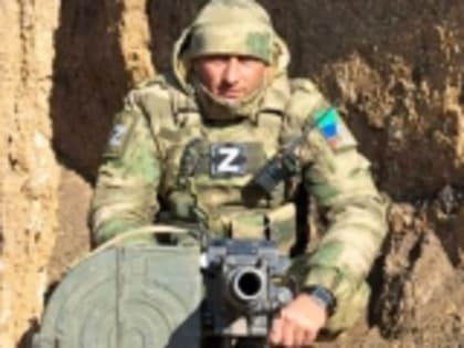 Командир взвода сержант Алихан Абдулаев из села Кунзах передает салам с передовой