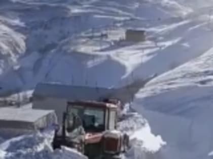 Четвертый день снежная буря бушует в высокогорных селах Гумбета, Харибский перевал закрыт