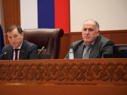 Абдулмуслим Абдулмуслимов принял участие в заседании фракции Единой России