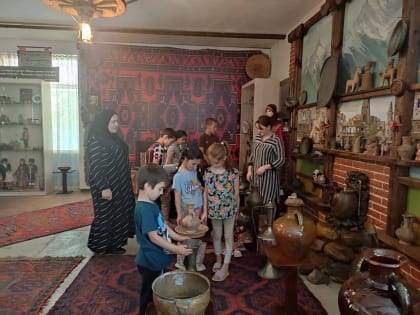 Обучающиеся образовательных организаций Новолакского района посетили музей Дома культуры Новолакского района