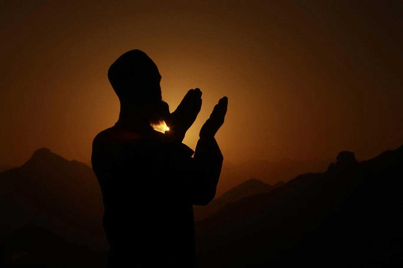 Мусульманин молится