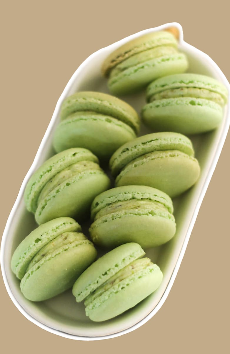 Macaron pistachio góc 2