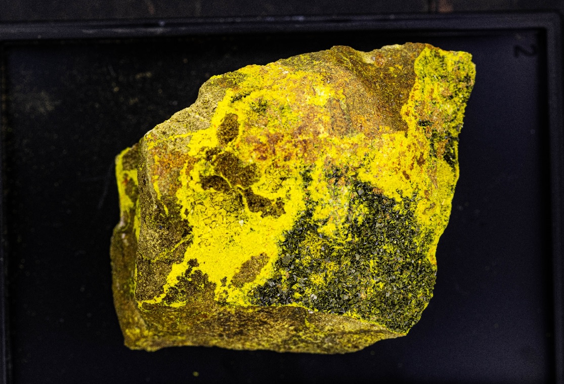 Soddyita from Swambo Hill, Kambove Territory, Haut-Katanga, Katanga Copper Crescent, República Democrática del Congo (ex-Zaire) — Terrium