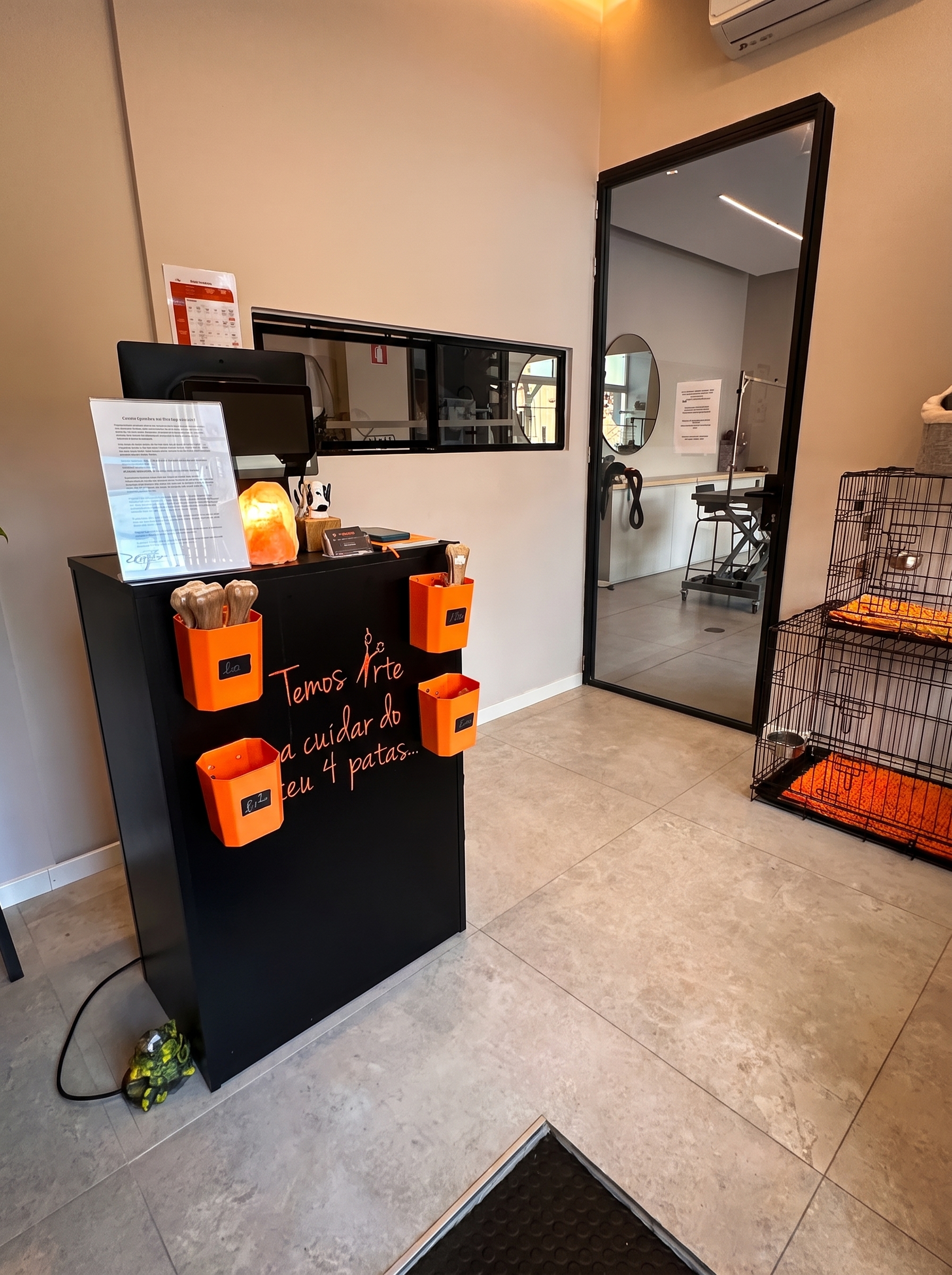 Detalhe do espaço de grooming da Mariana Sequeira em Porto
