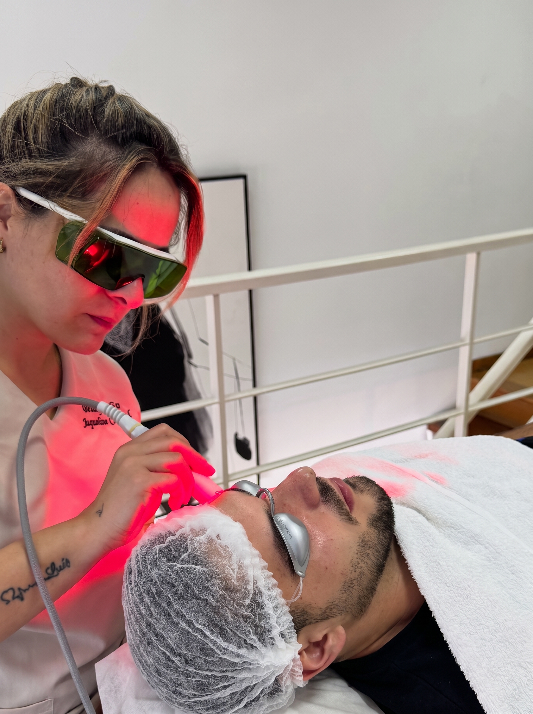 Beauty Studio Jaqueline Cabral, especialista em unhas naturais Bio Sculpture, depilação laser e estética vegan em Marco de Canaveses, Portugal
