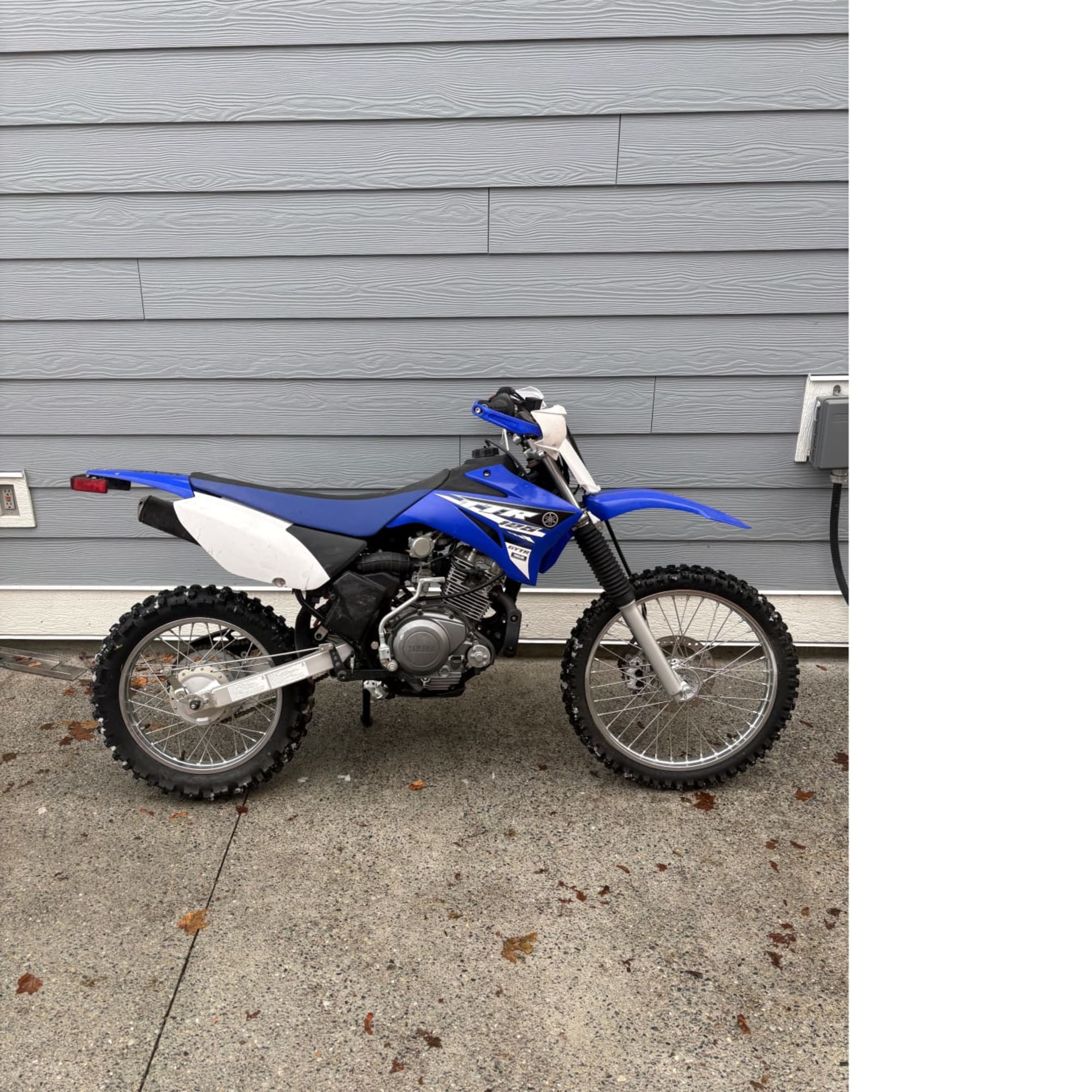 listing photo 1/3