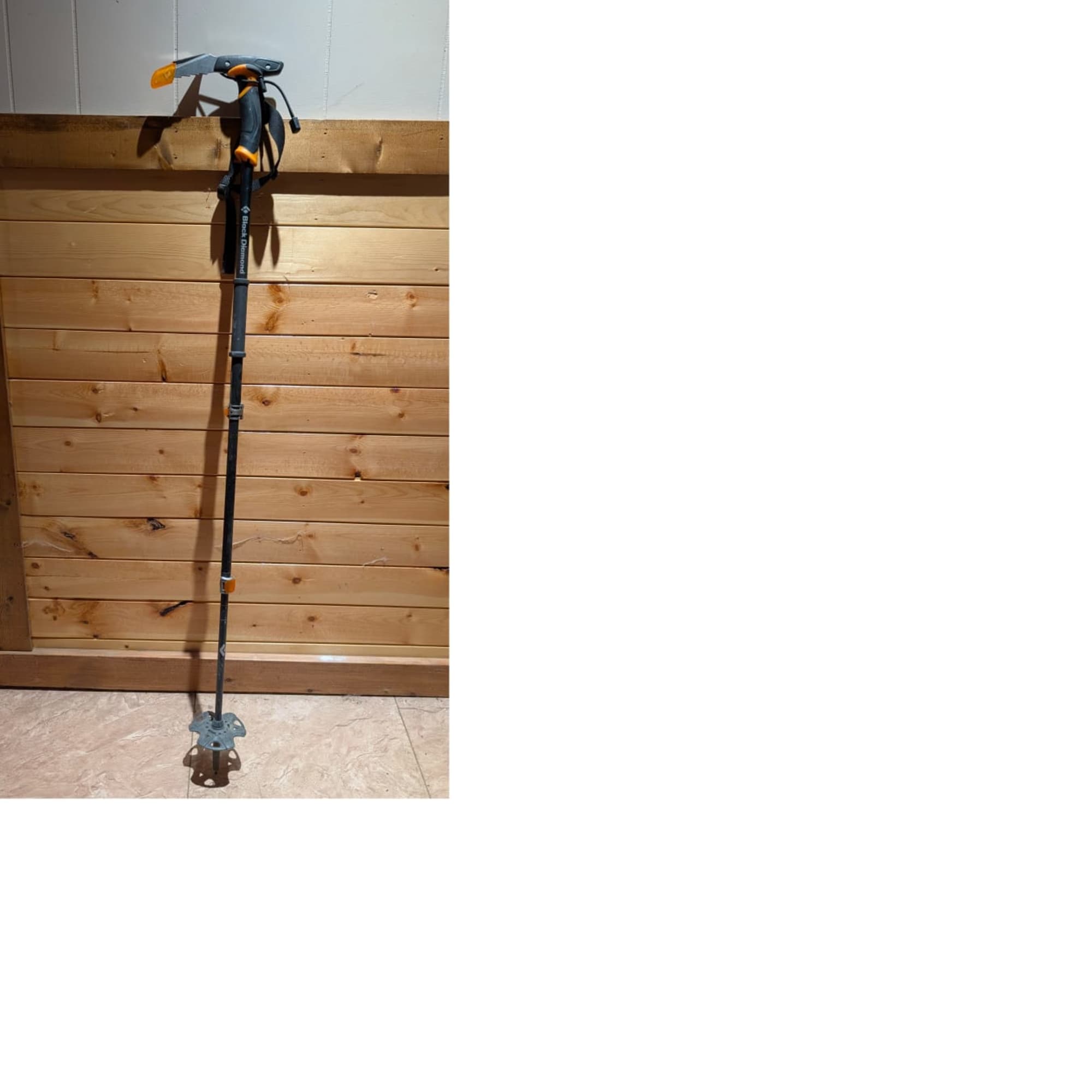 listing photo 1/3