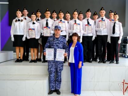 В Йошкар-Оле росгвардейцы поздравили подшефных кадет с завершением учебного года