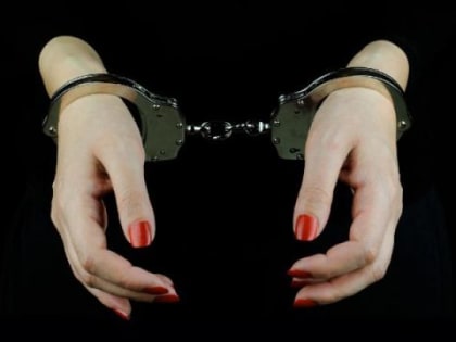 В Йошкар-Оле приговорили к 4 годам лишения свободы 18-летнюю мошенницу