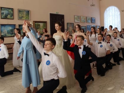 В замке Шереметева прошёл юбилейный Сретенский бал