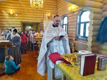 В строящемся Свято-Илиинском храме д. Чуваш-Отары совершена первая Божественная литургия