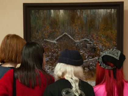 Музей ИЗО вновь запустил бесплатные экскурсии по выставкам в обед